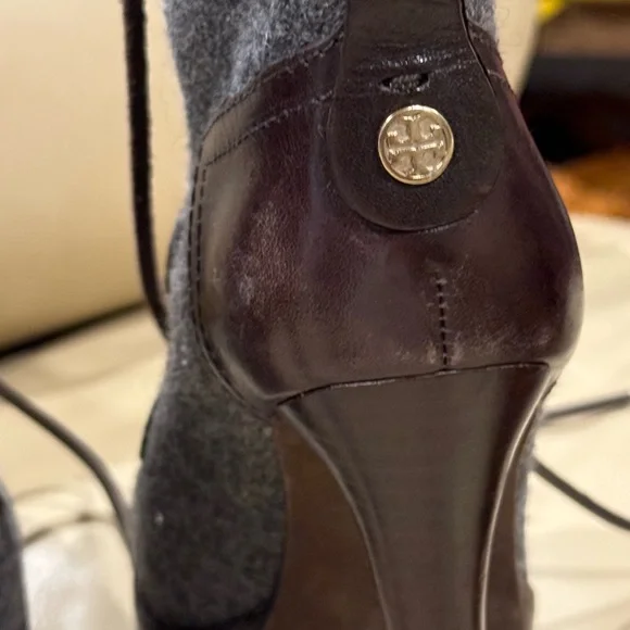 Tory Burch lace up gray and brown leather ankle boots - Picture 11 of 14